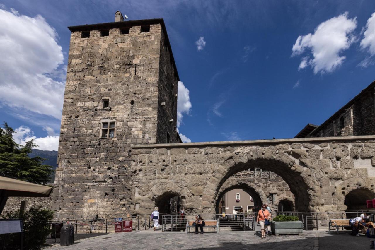 Aosta Centre Apartments - Porta Pretoria 56 Zewnętrze zdjęcie